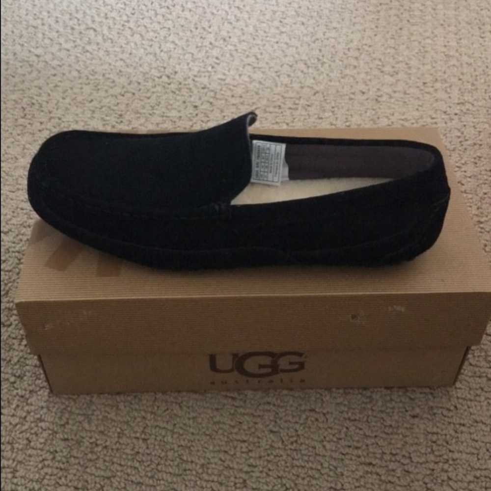 Uggs Men’s slippers (New)